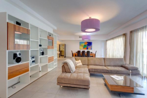 Seaview Apartment In Fort Cambridge, Sliema